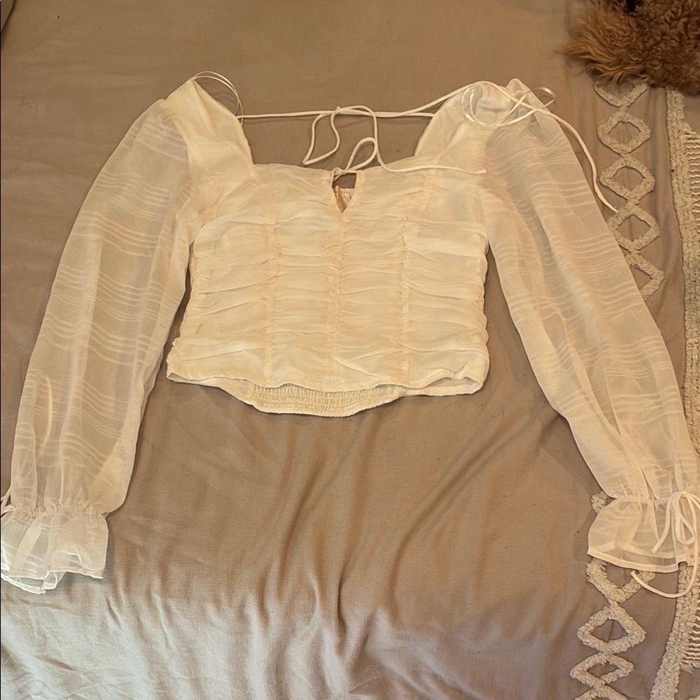 Francesca's Collections Cream Ruched Crop Blouse